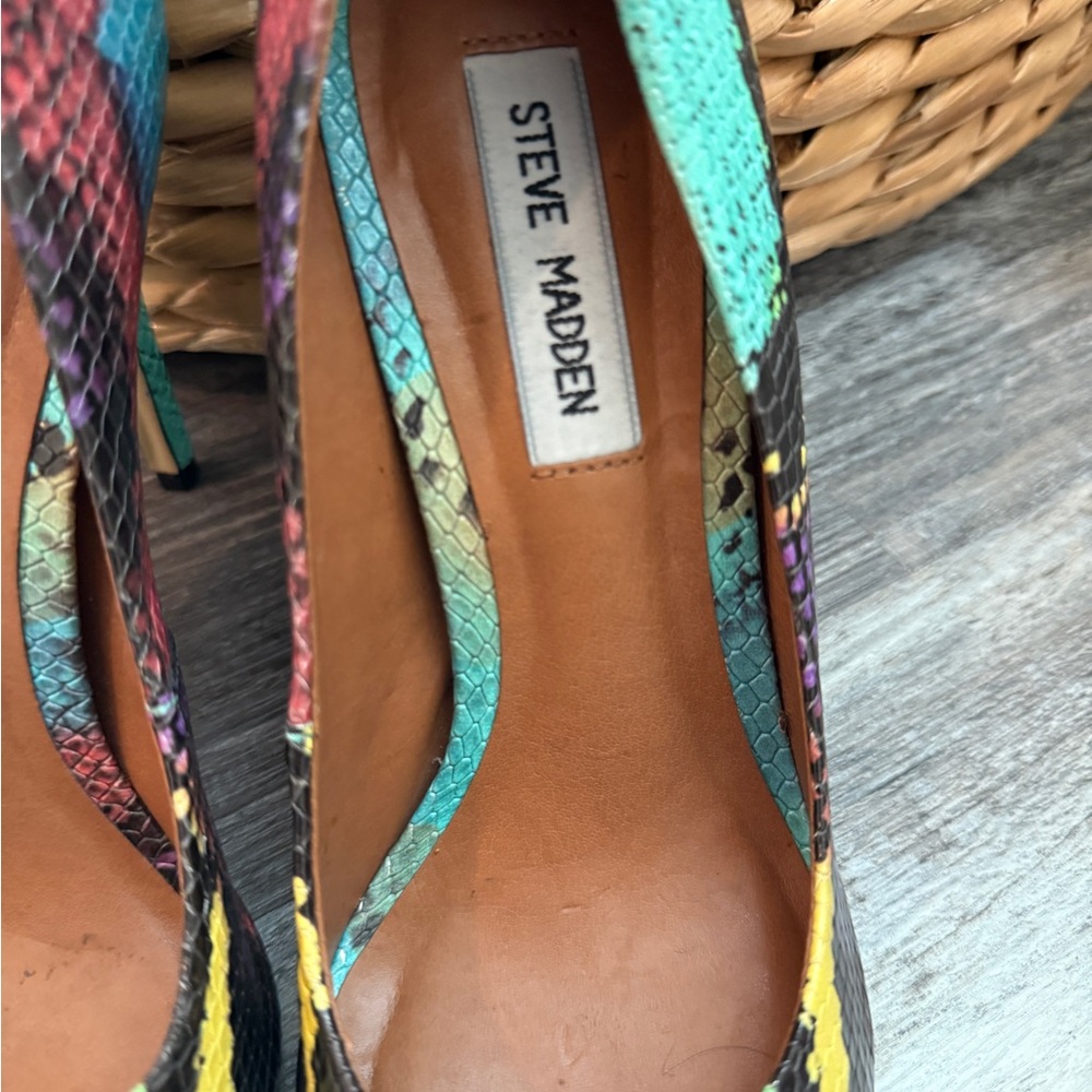 Steve Madden Proto Multi Snake Patterned Pointed High Heels - Picture 9 of 10